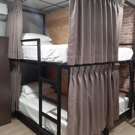 Quiet Hostel - Minquan Inn Tainan Exterior foto